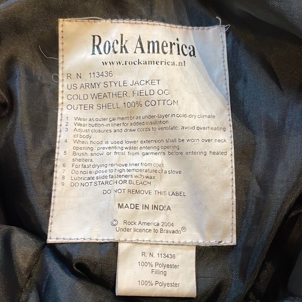 Officially licensed vintage Slayer trench coat w/ inner liner vest and hoodie. - Picture 5 of 13